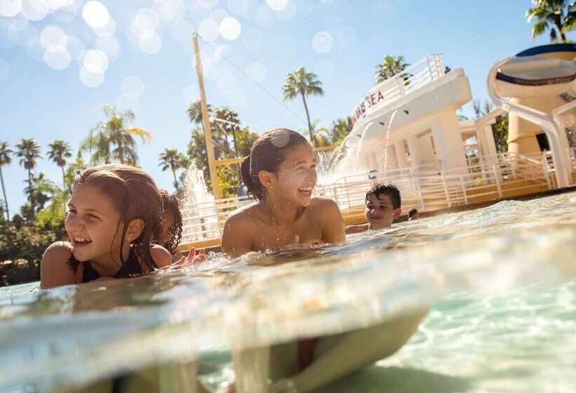 Universal's Loews Royal Pacific Resort