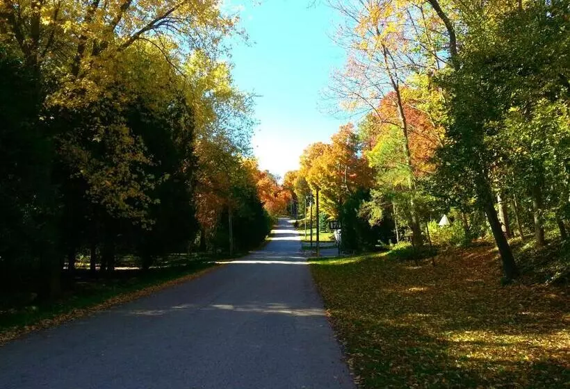 Retkeilymaja Port Albert Inn