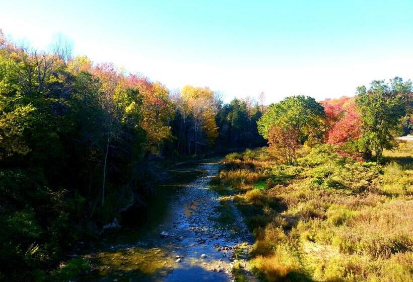 Szálló Port Albert Inn