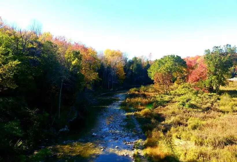 Retkeilymaja Port Albert Inn