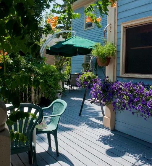 Szálló Port Albert Inn