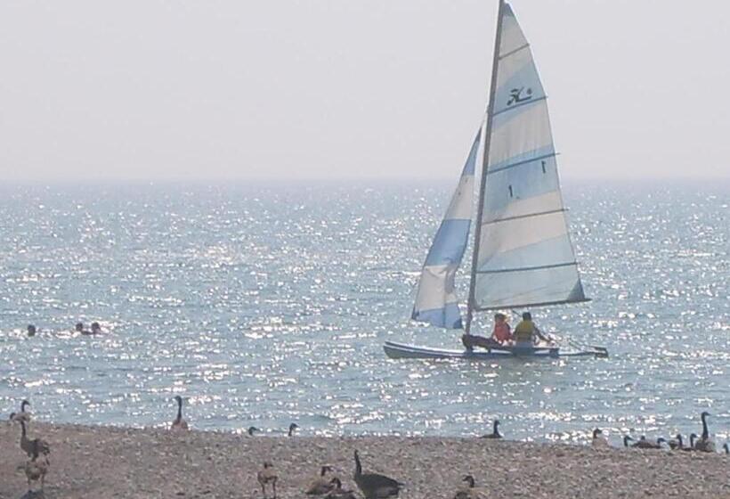 Szálló Port Albert Inn