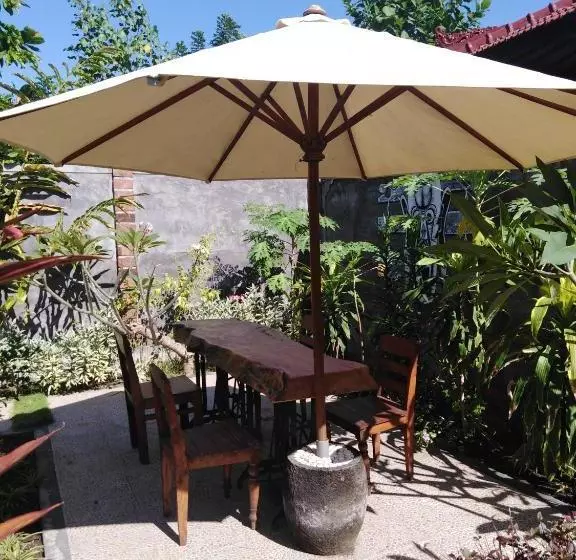 تختخواب و صبحانه Murnis Bungalow