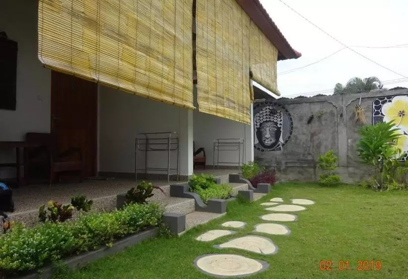 تختخواب و صبحانه Murnis Bungalow