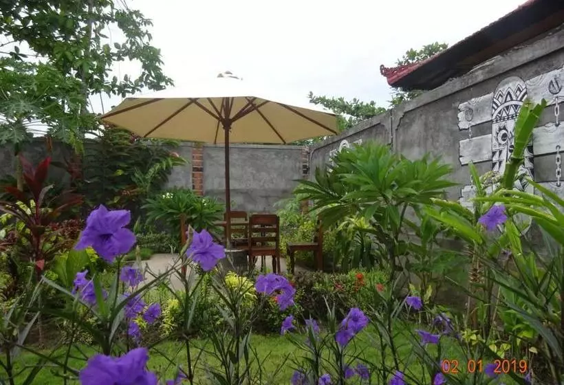 تختخواب و صبحانه Murnis Bungalow