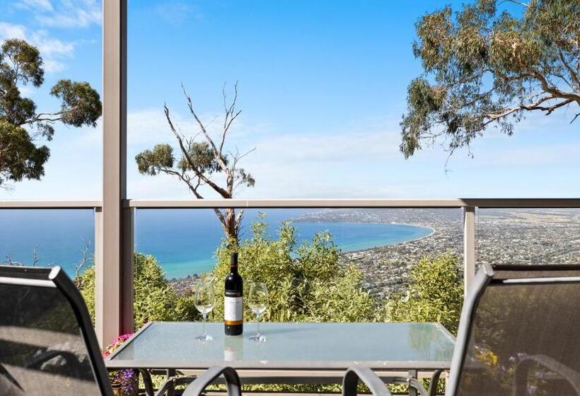 Dream Views At Arthurs Seat B & B