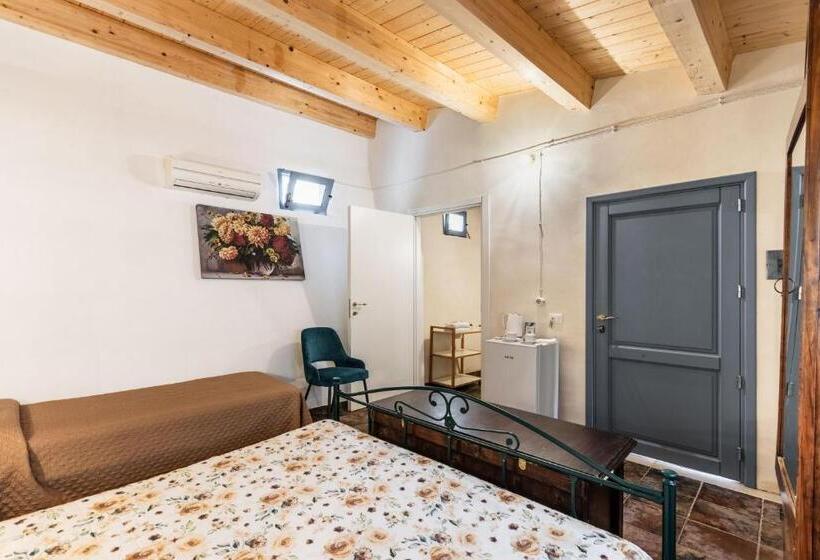 Отель Agriturismo Val Di Noto