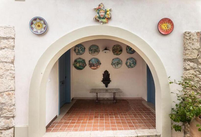 Отель Agriturismo Val Di Noto