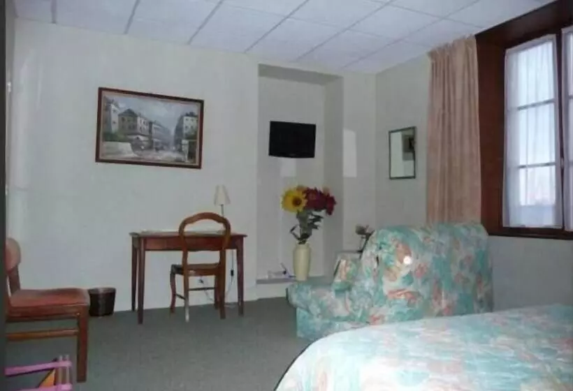 Hotelli Auberge La Source   Logis Hôtels