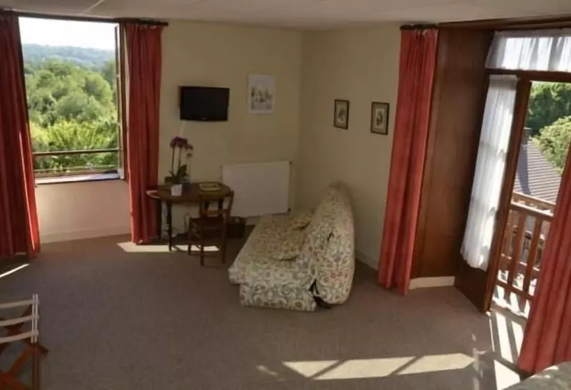 Hotelli Auberge La Source   Logis Hôtels