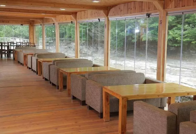 Hotel Basharu Resort