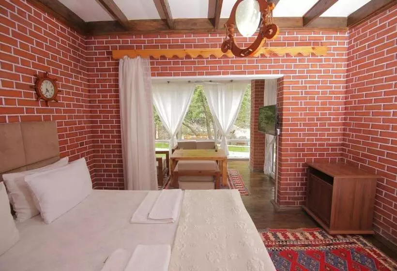 Hotel Basharu Resort