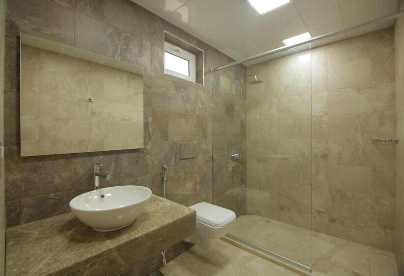 هتل Basharu Resort