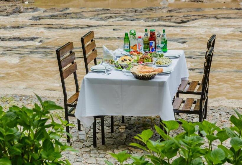 هتل Basharu Resort