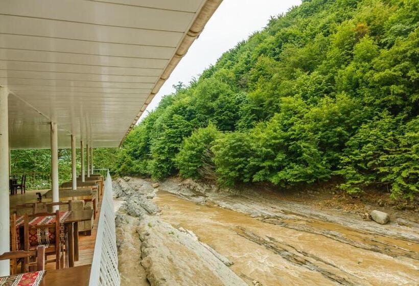 هتل Basharu Resort