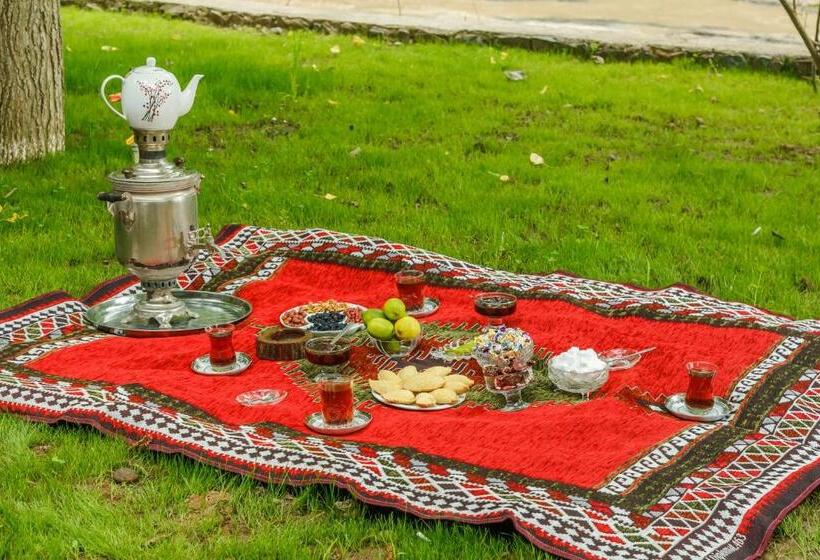 هتل Basharu Resort