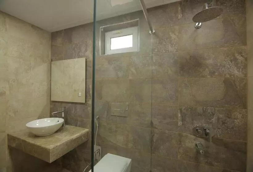 Hotel Basharu Resort