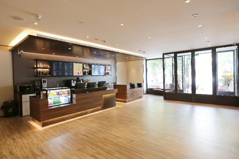 Hotel Hanting Express Jinzhou West Railway Station