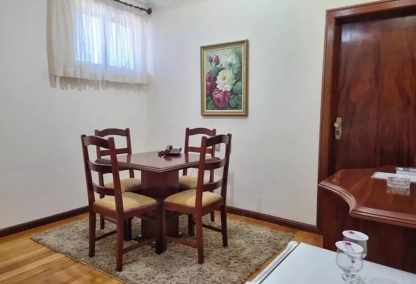 Hotelli Lucape Palace