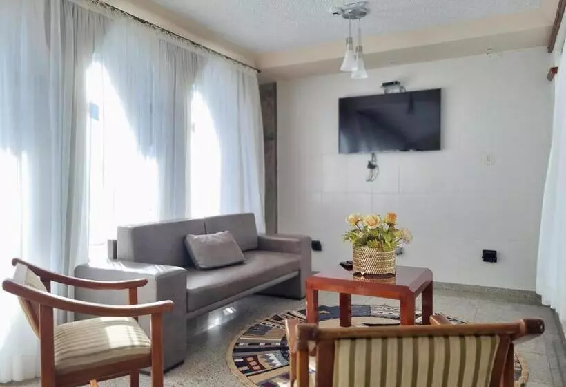 Hotelli Lucape Palace