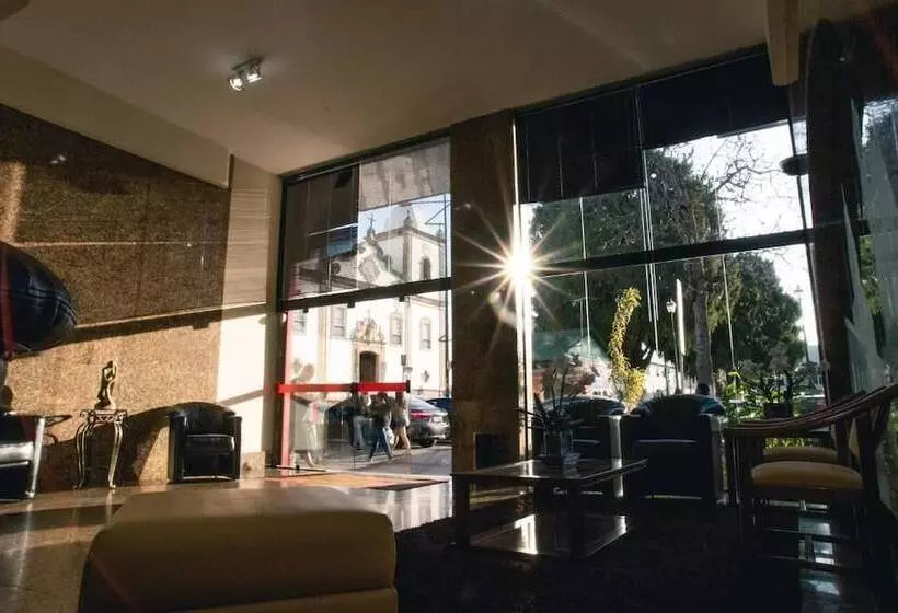 Hotelli Lucape Palace