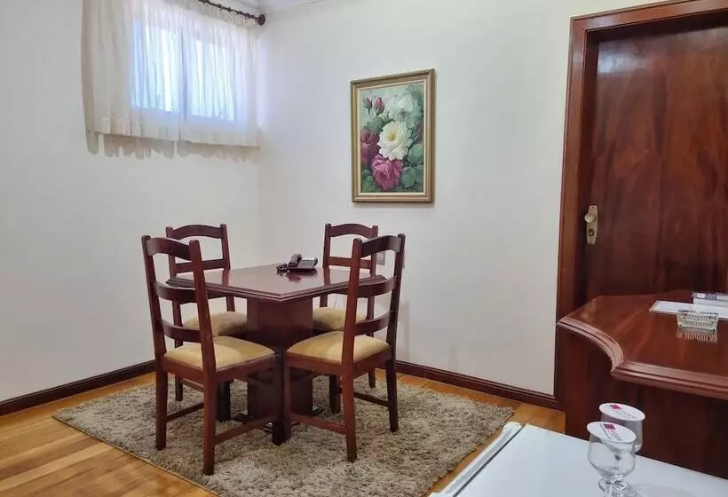 Hotelli Lucape Palace