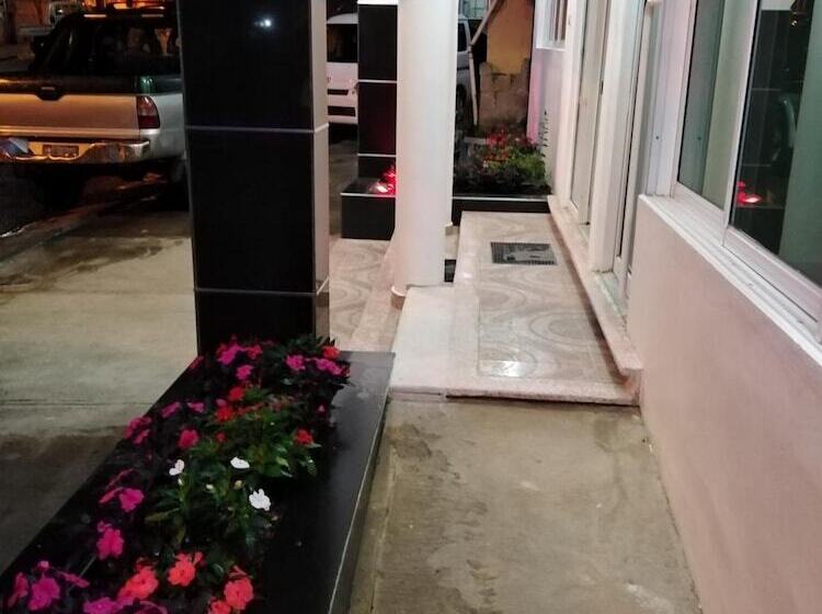 هتل Samana Spring