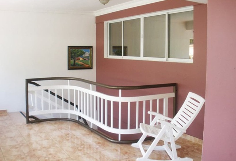 هتل Samana Spring