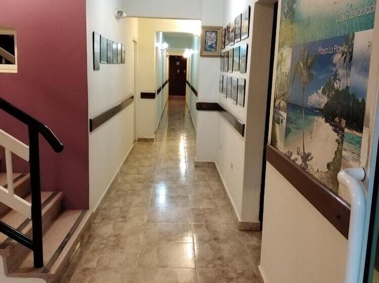 هتل Samana Spring