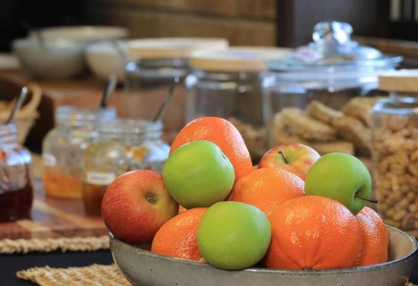 Koorawatha Homestead Motel