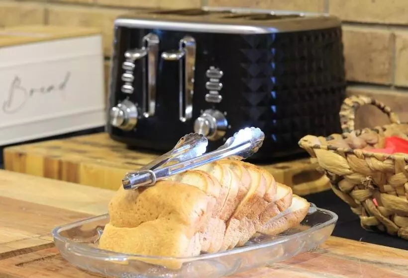 Koorawatha Homestead Motel