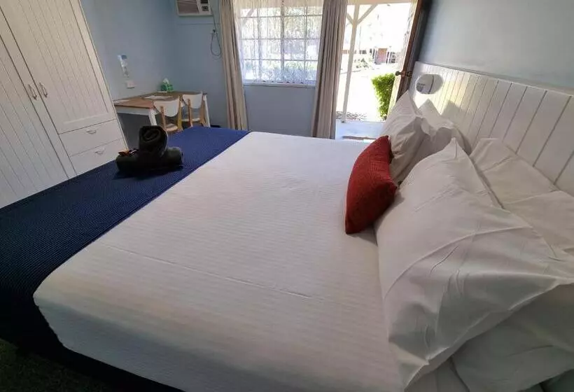 Koorawatha Homestead Motel