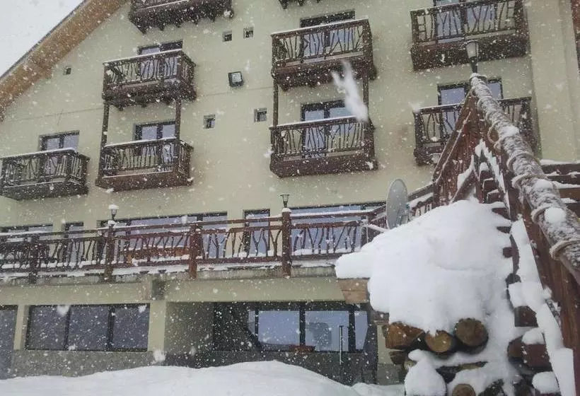 Pensiunea Ursul Carcotas