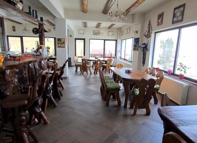 Pensiunea Ursul Carcotas