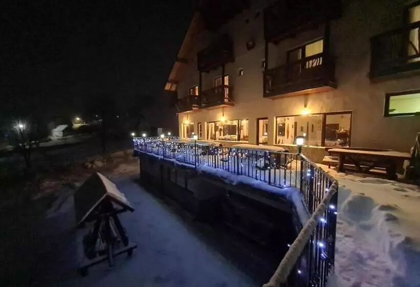 Pensiunea Ursul Carcotas