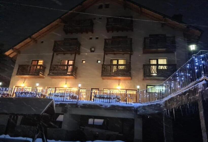 Pensiunea Ursul Carcotas