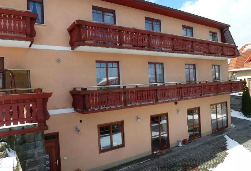 ベッドアンドブレックファースト Edelweiss Panzió