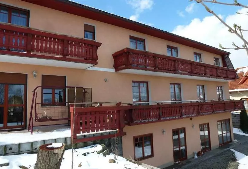 ベッドアンドブレックファースト Edelweiss Panzió