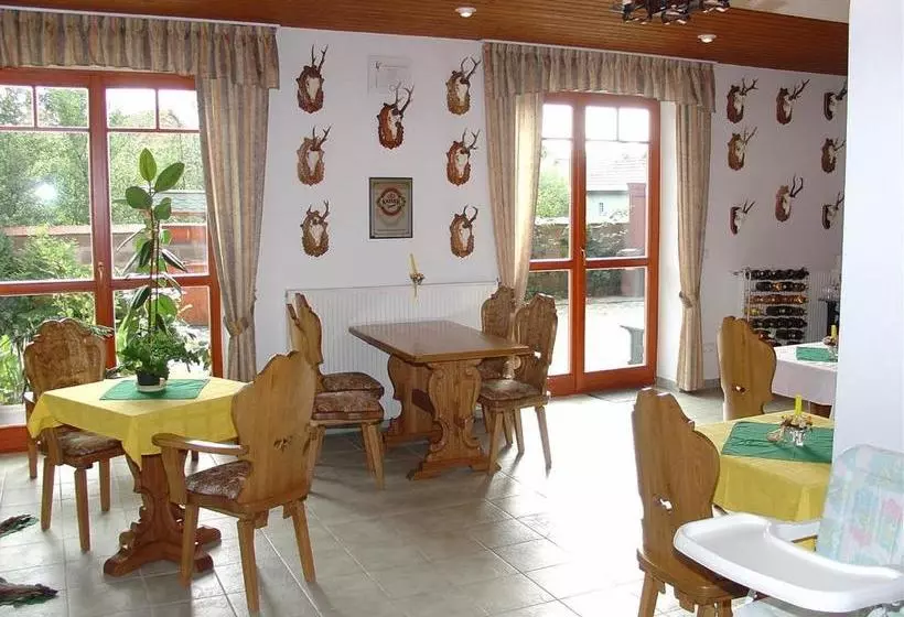 ベッドアンドブレックファースト Edelweiss Panzió