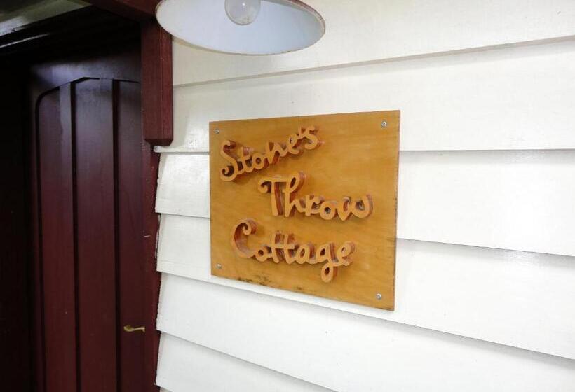 Stone's Throw Cottage Bed And Breakfast