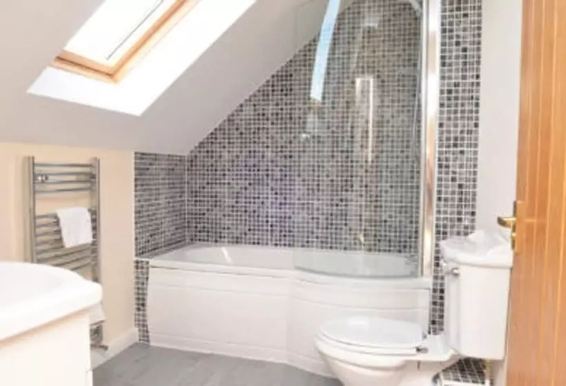 Cotswolds Valleys Accommodation Stony Hs