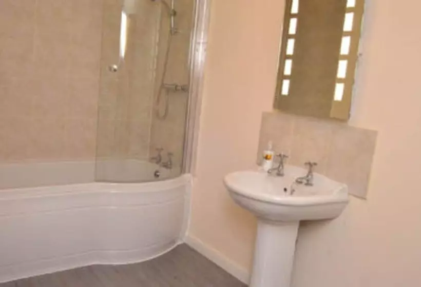 Cotswolds Valleys Accommodation Stony Hs