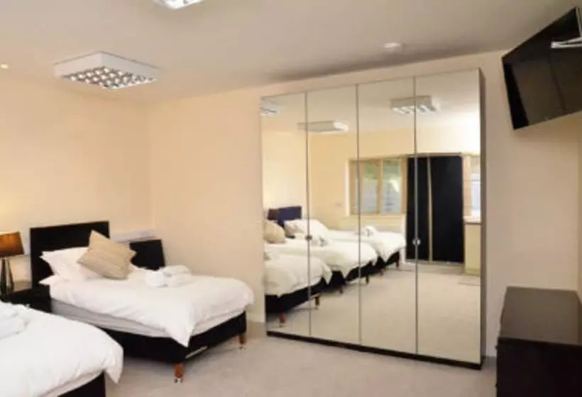 Cotswolds Valleys Accommodation Stony Hs