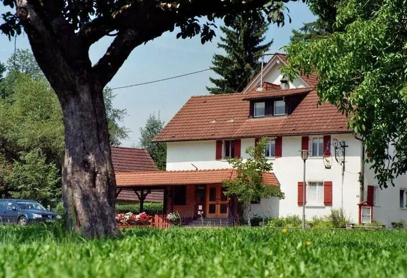 ホテル Gasthof Zum Hirsch