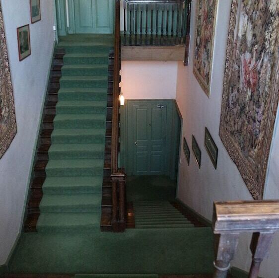 Пансион Crowcombe Court