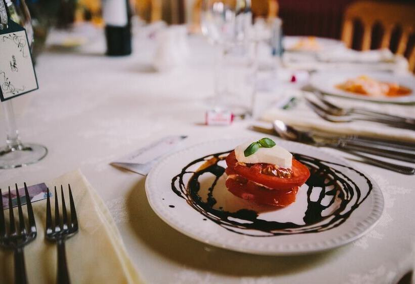 Пансион Crowcombe Court