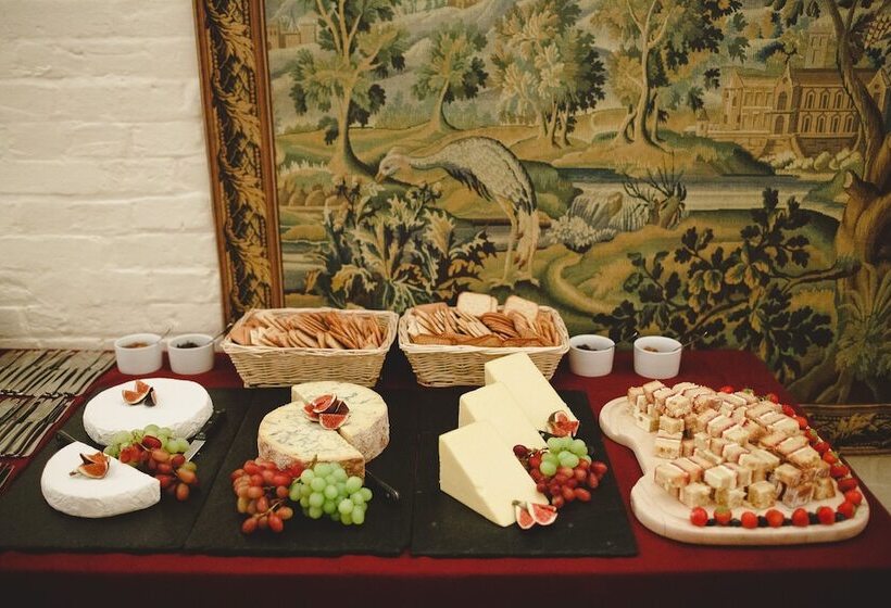 Пансион Crowcombe Court