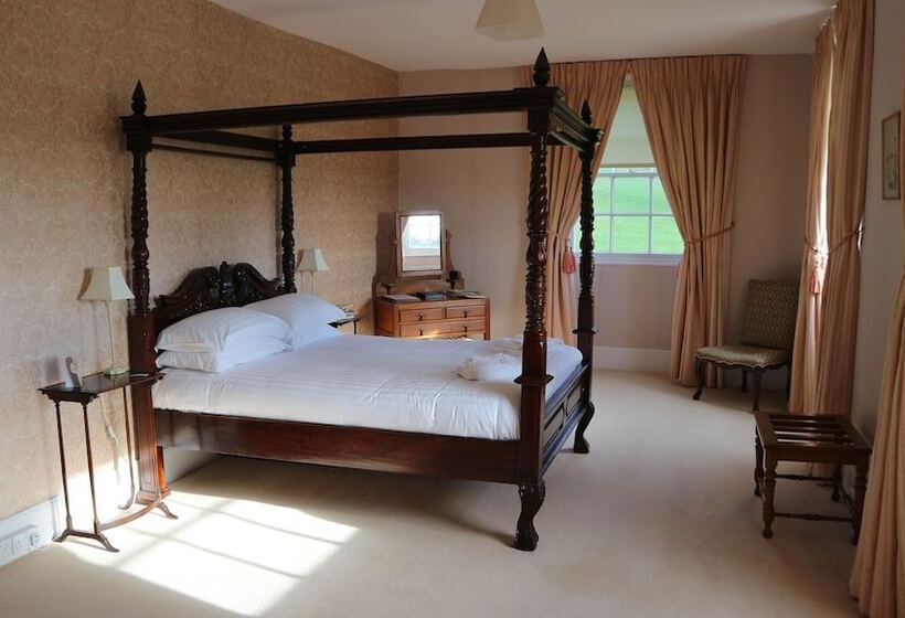 Пансион Crowcombe Court