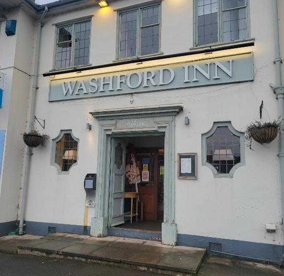 펜션 The Washford Station Inn