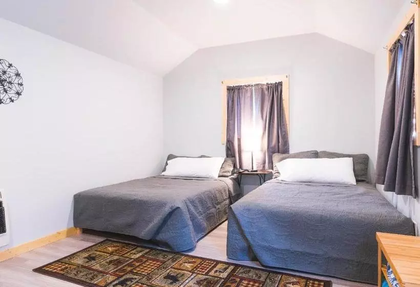 Retkeilymaja Cache Cabins